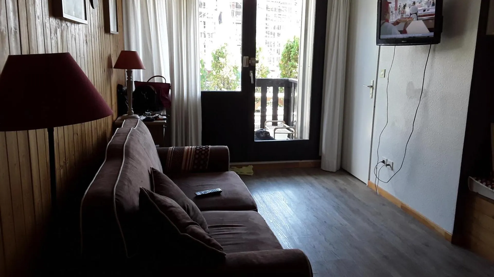 Appartement Reallon 5 Personnes En Rez De Jardin דירה