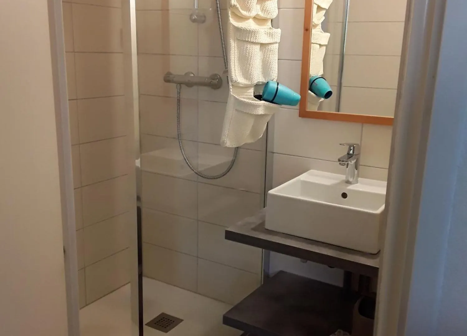 Appartement Reallon 5 Personnes En Rez De Jardin דירה
