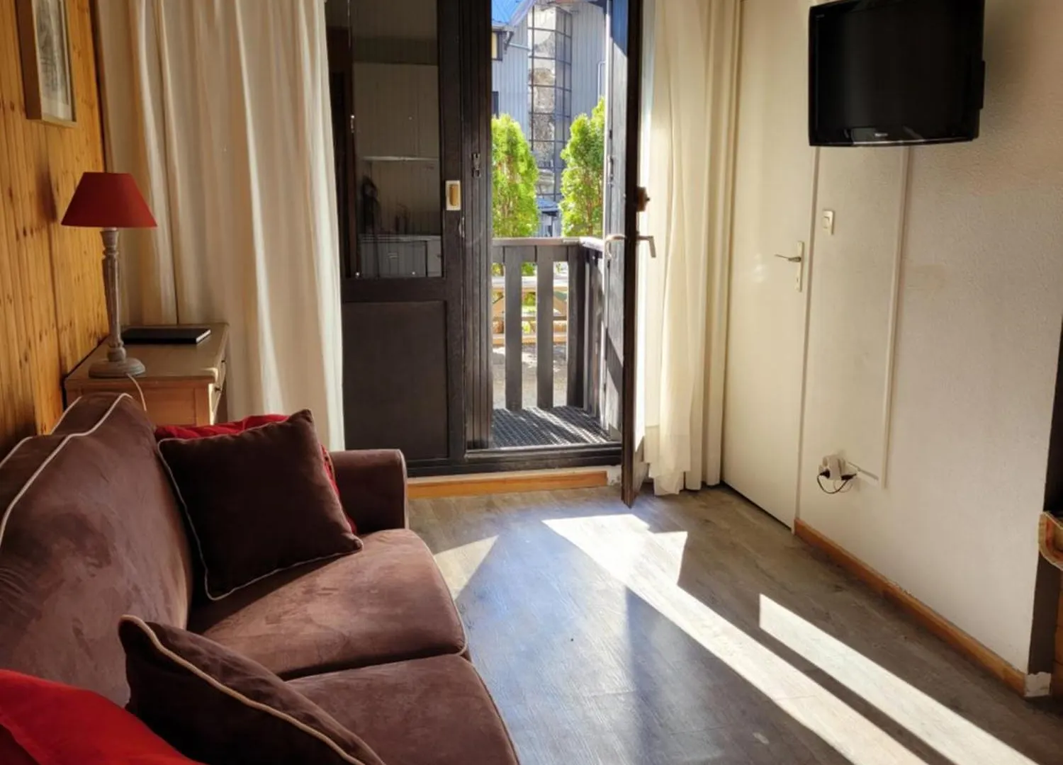 Appartement Reallon 5 Personnes En Rez De Jardin